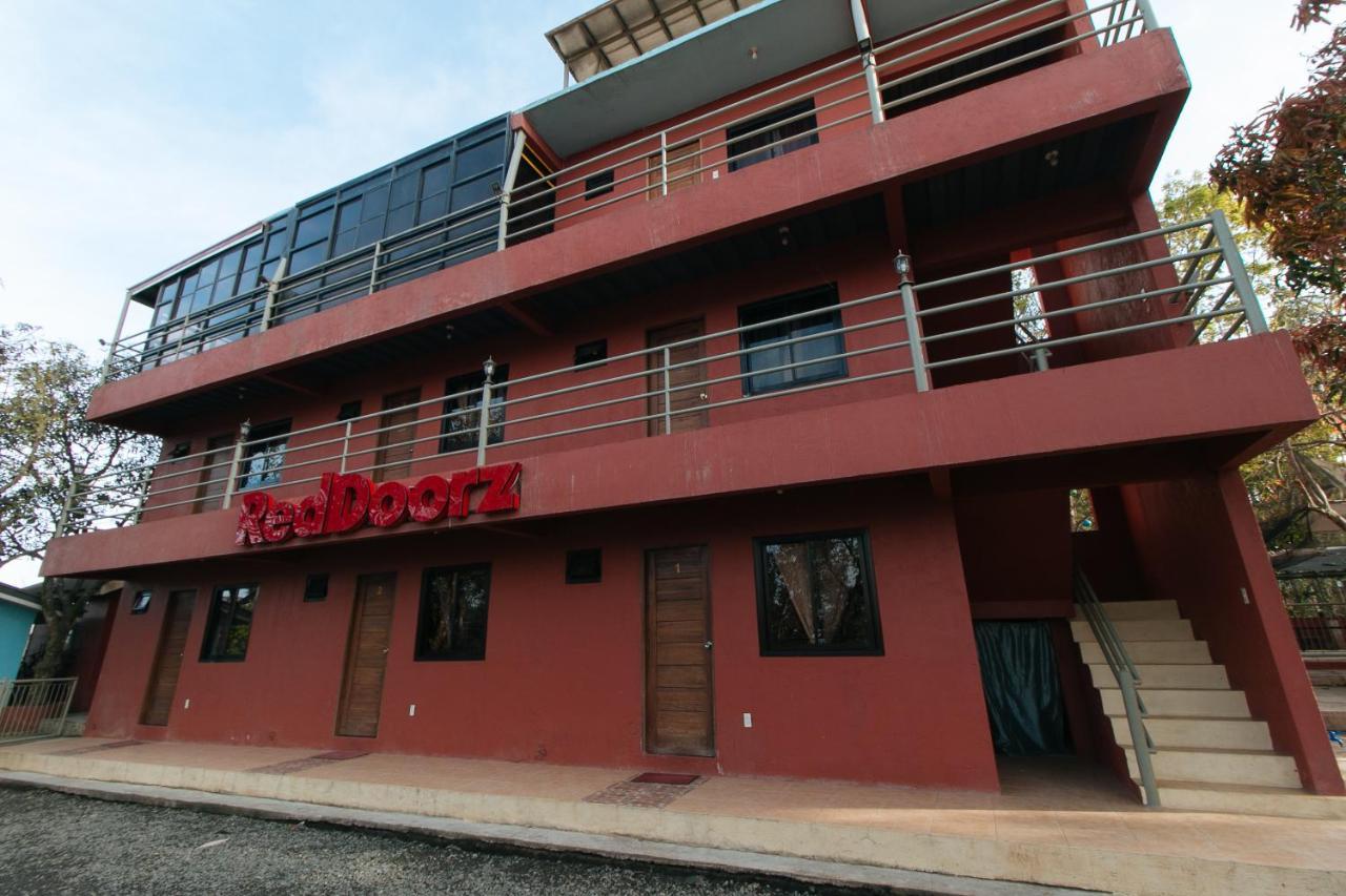Reddoorz Plus At Malabag Silang - Vaccinated Staff Exterior foto
